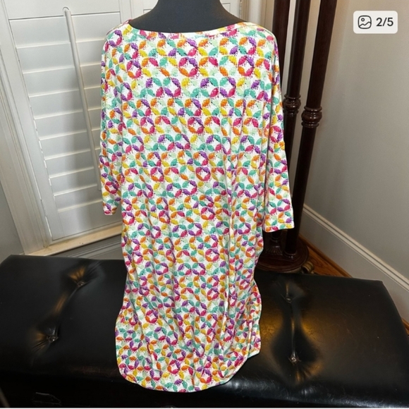 Lula Roe High Low Top - Picture 8 of 8